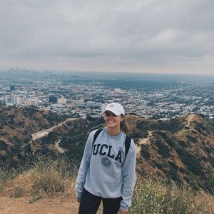 Meet your Posher, Abigail